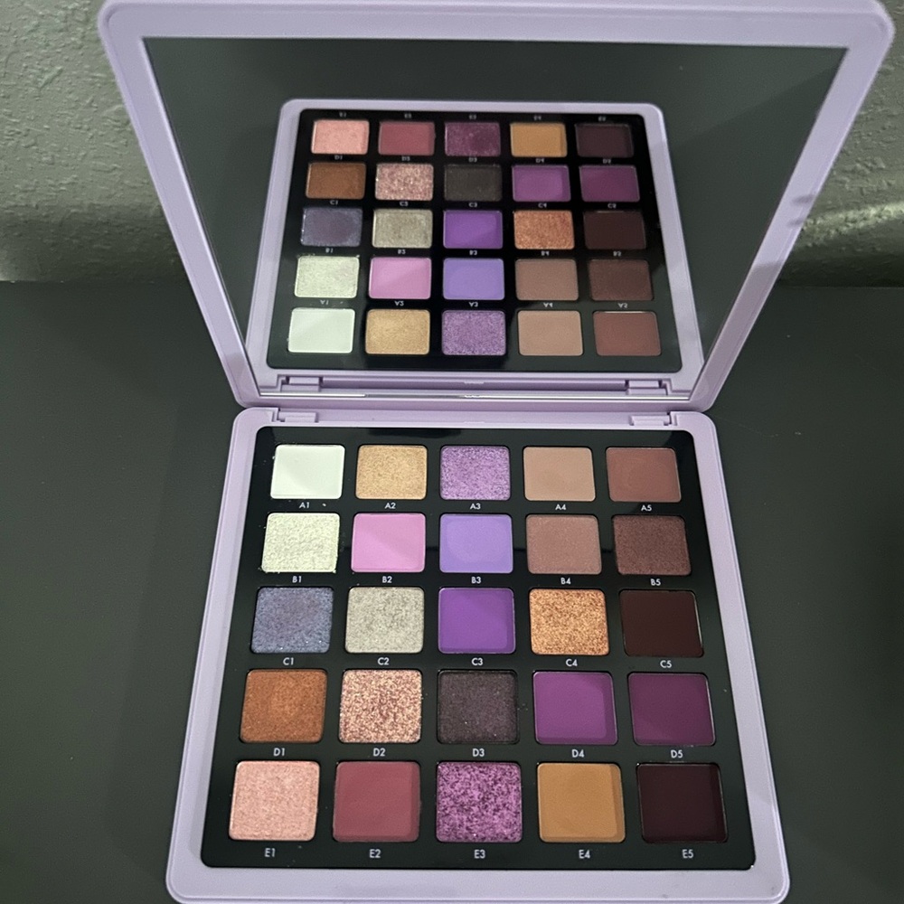 Anastasia Beverly Hills Norvina vol. 4 palette